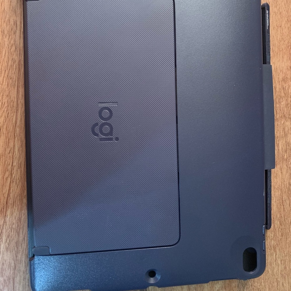 Logitech 10.5” iPad Pro case with keyboard